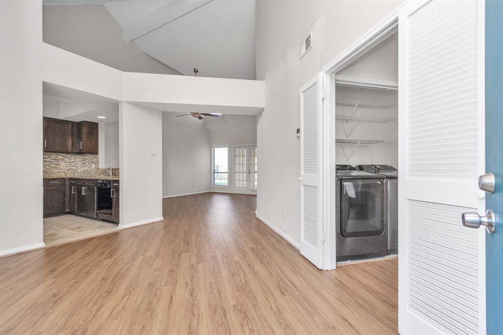 Sugar Land, TX 77479,4144 Greystone WAY #703
