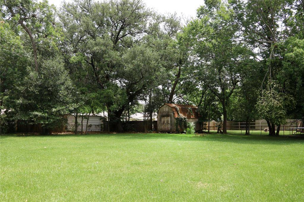 Highlands, TX 77562,213 N 6th ST