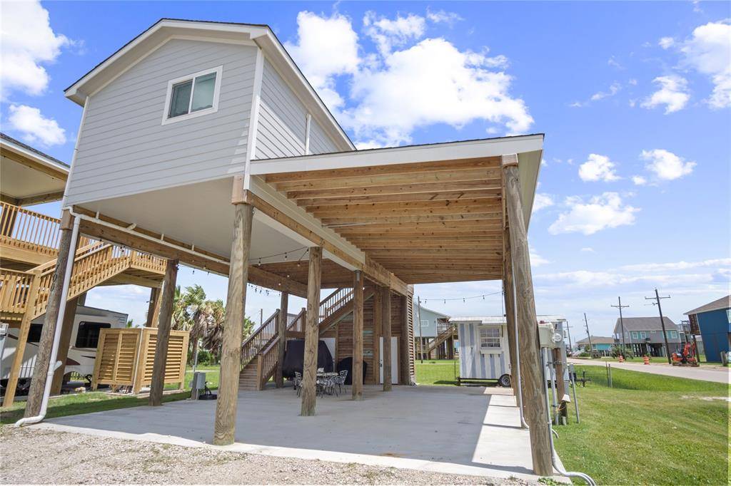Crystal Beach, TX 77650,100 N Mae CIR