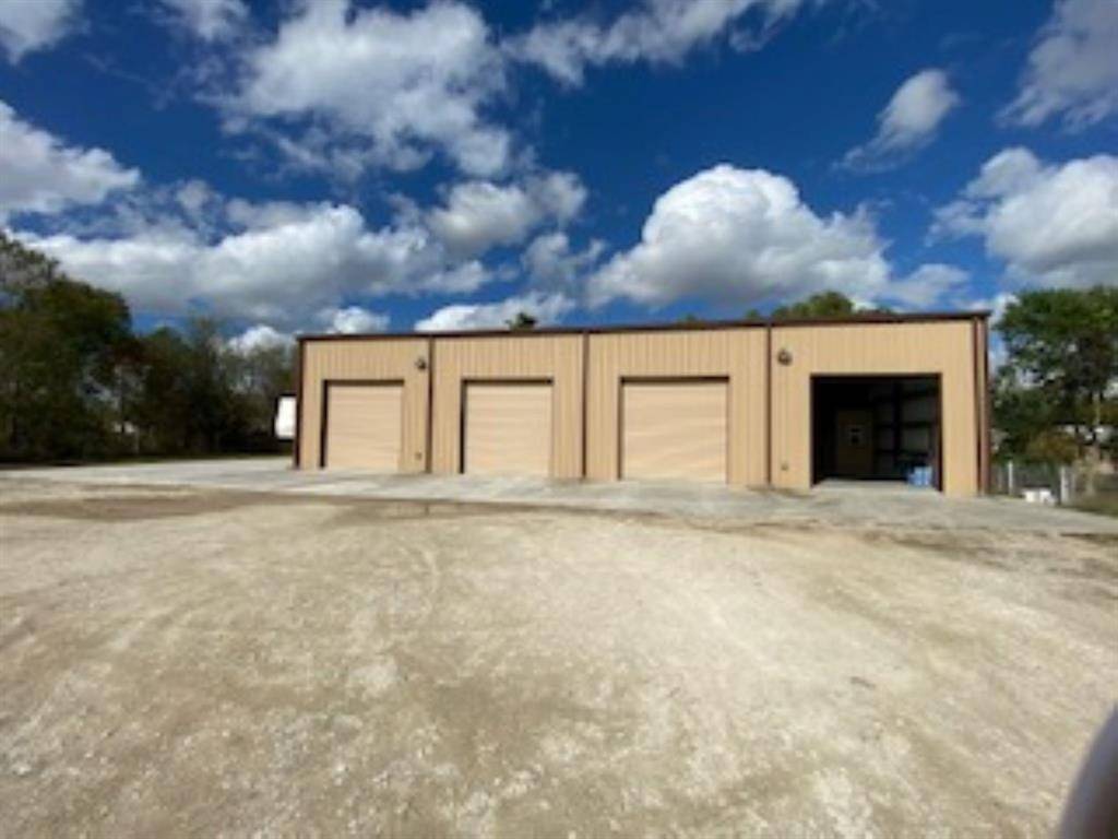 Rosharon, TX 77583,5901 County Road 675b