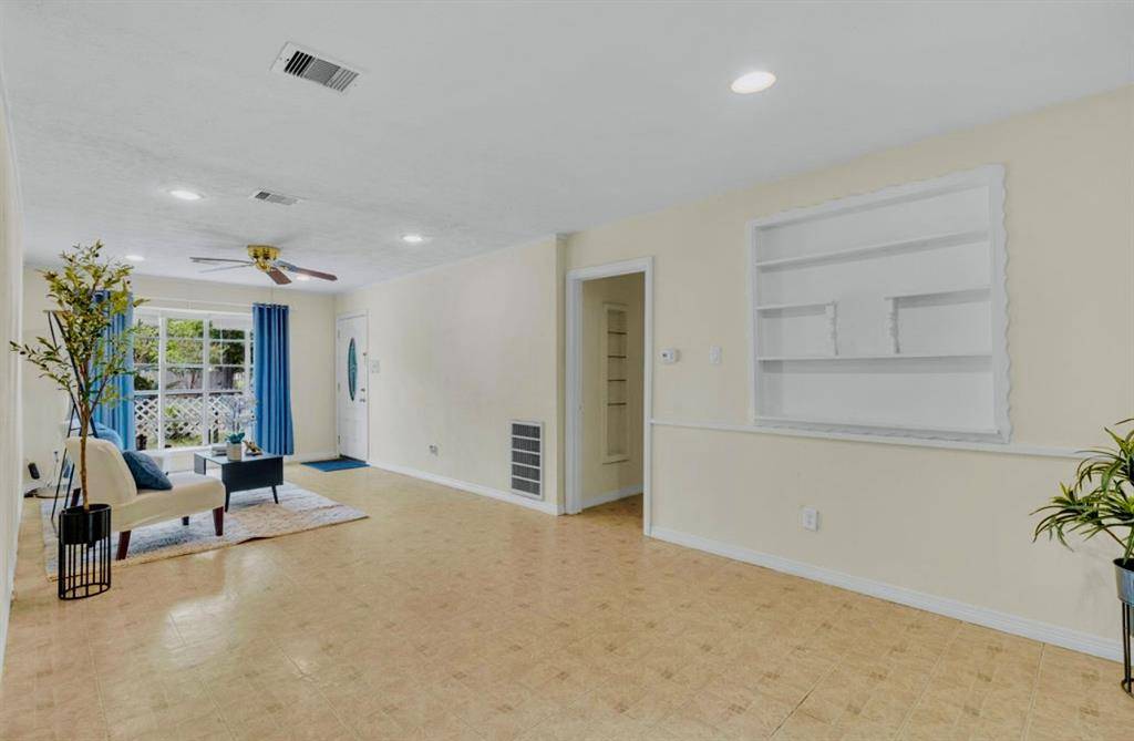 Houston, TX 77060,318 La Fonda DR