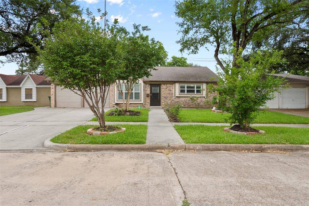 Houston, TX 77036,7727 Barberton DR