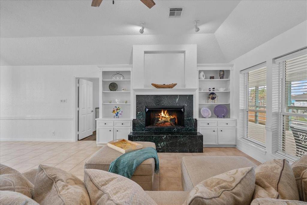 Bayou Vista, TX 77563,933 Bonita ST