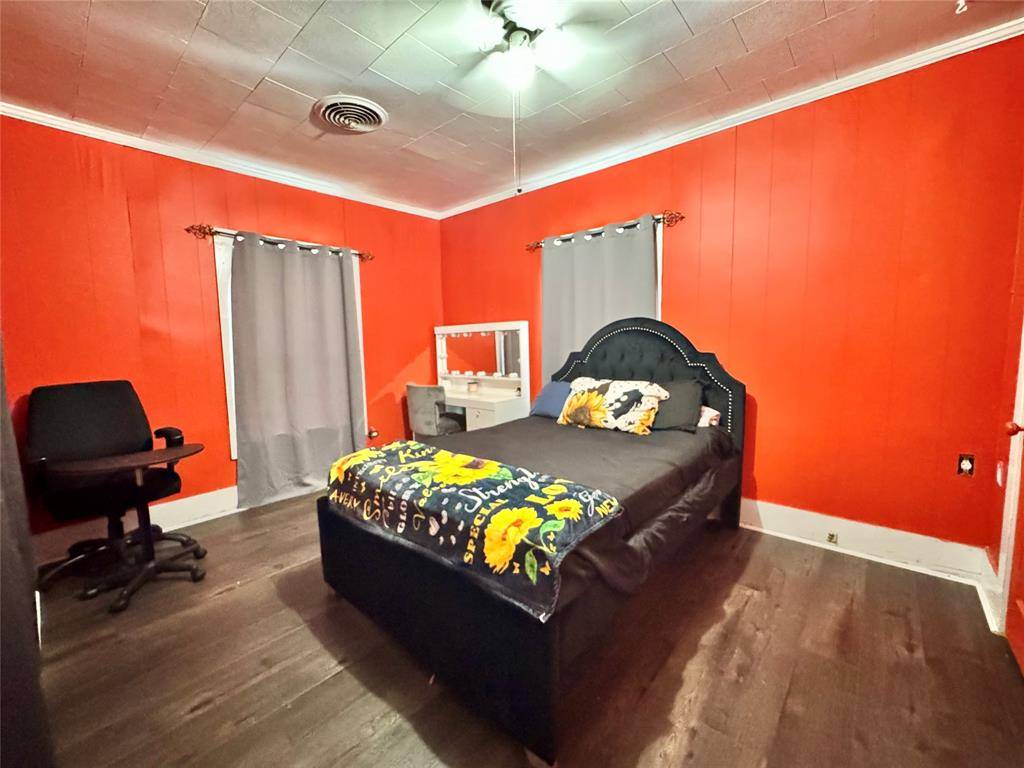 Navasota, TX 77868,918 E Mcalpine ST