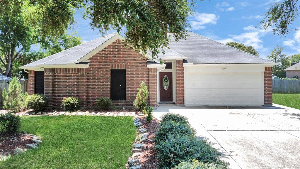 La Porte, TX 77571,322 Cypress LN