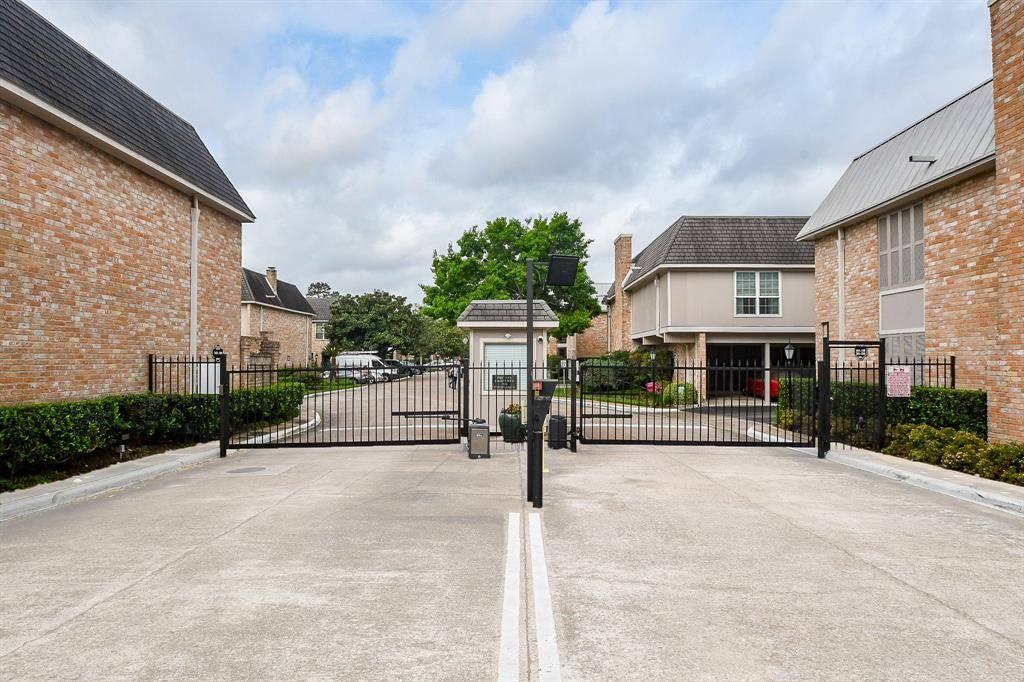 Houston, TX 77063,2230 S Piney Point RD #212