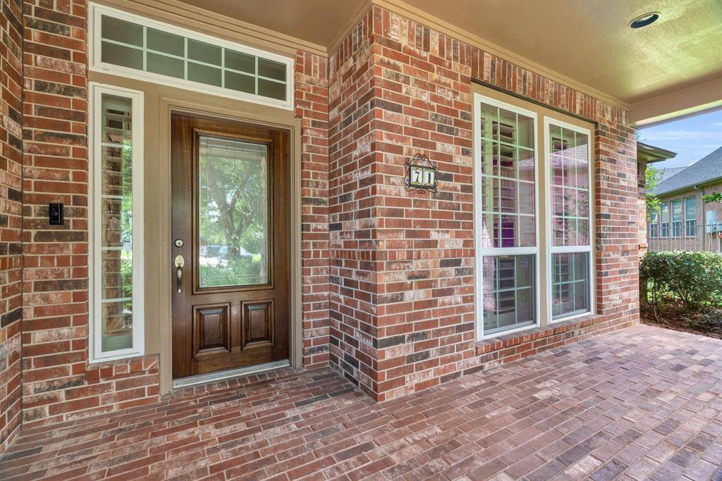 The Woodlands, TX 77389,71 E Hullwood Court