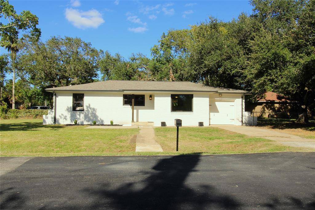 Clute, TX 77531,300 Dorsett ST