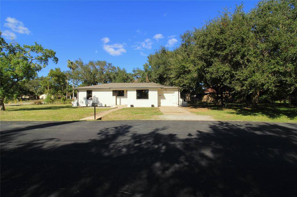 Clute, TX 77531,300 Dorsett ST