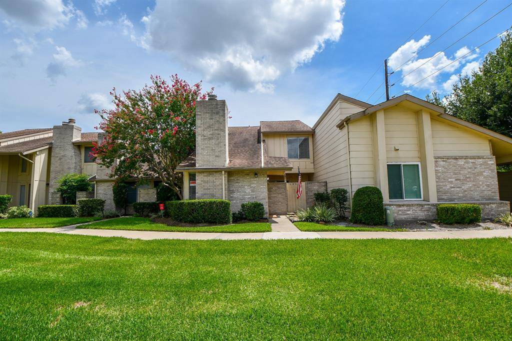 Houston, TX 77082,2922 Meadowgrass LN