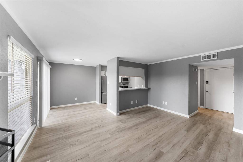 Webster, TX 77058,18511 Egret Bay BLVD #105