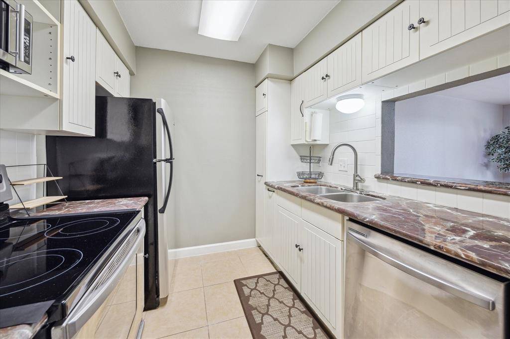 Houston, TX 77027,4631 Wild Indigo ST #571