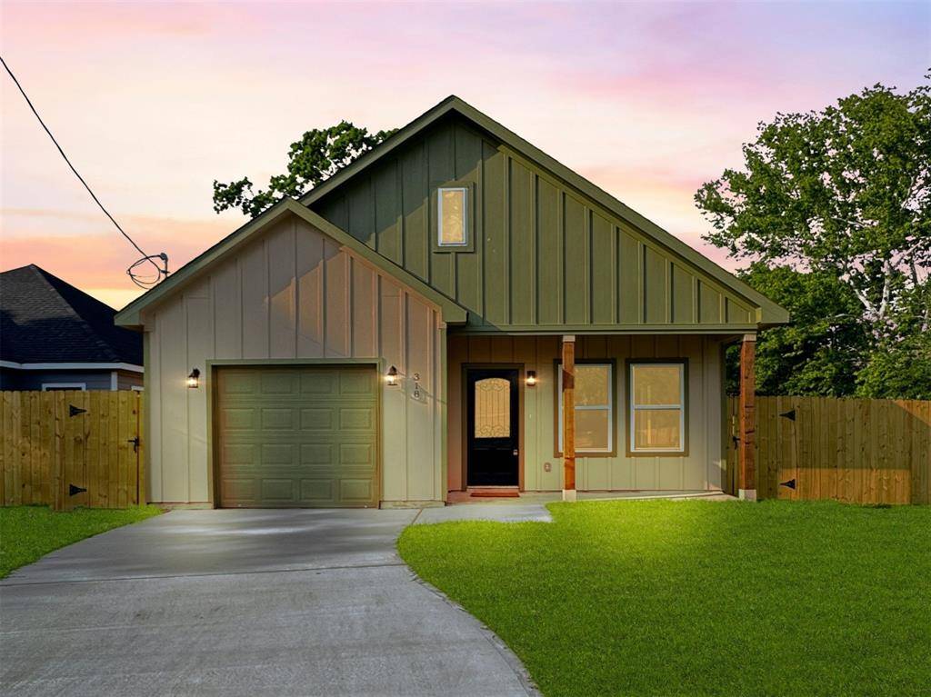 Baytown, TX 77520,318 E Republic AVE