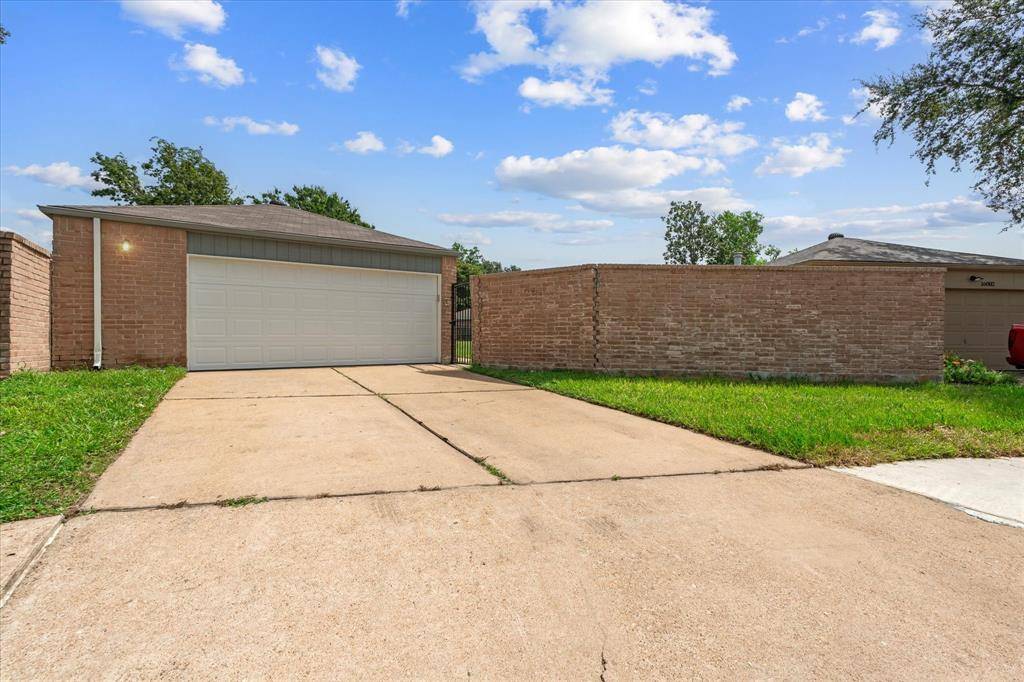 Houston, TX 77083,16006 Alta Mar Dr,