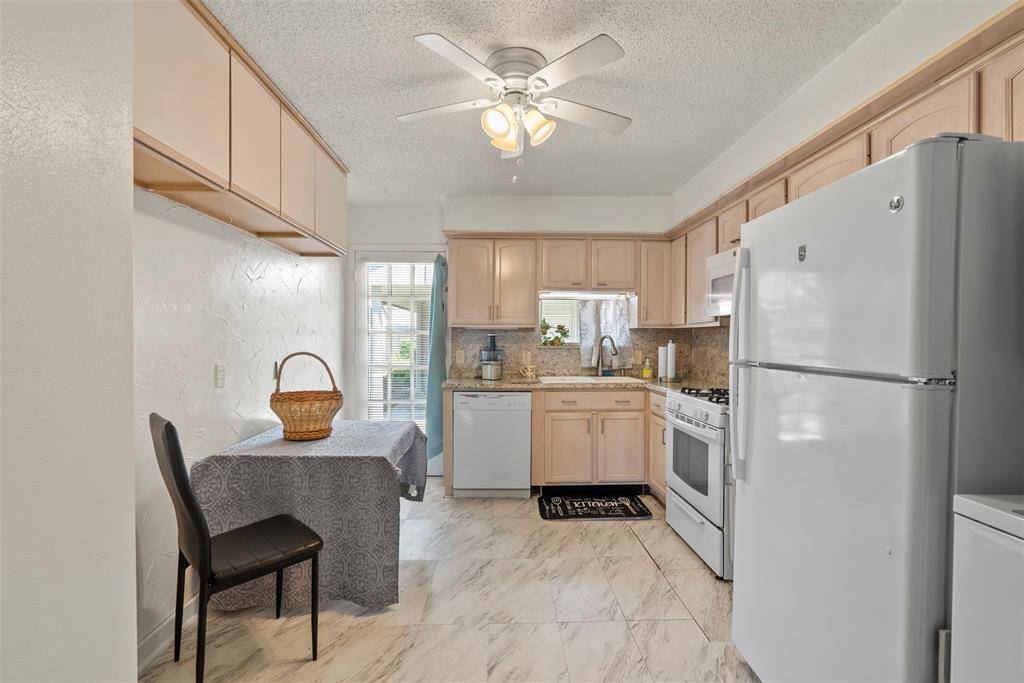Houston, TX 77043,1016 E Tri Oaks LN #79