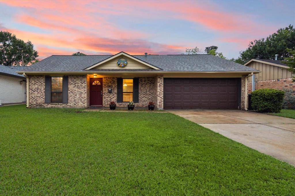 Houston, TX 77092,5911 Hewitt DR