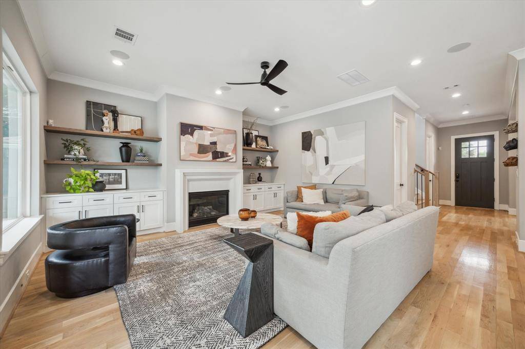 Houston, TX 77018,1558 Cheshire LN