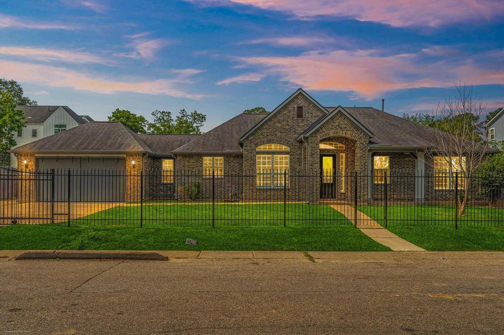 Houston, TX 77018,929 Oak ST
