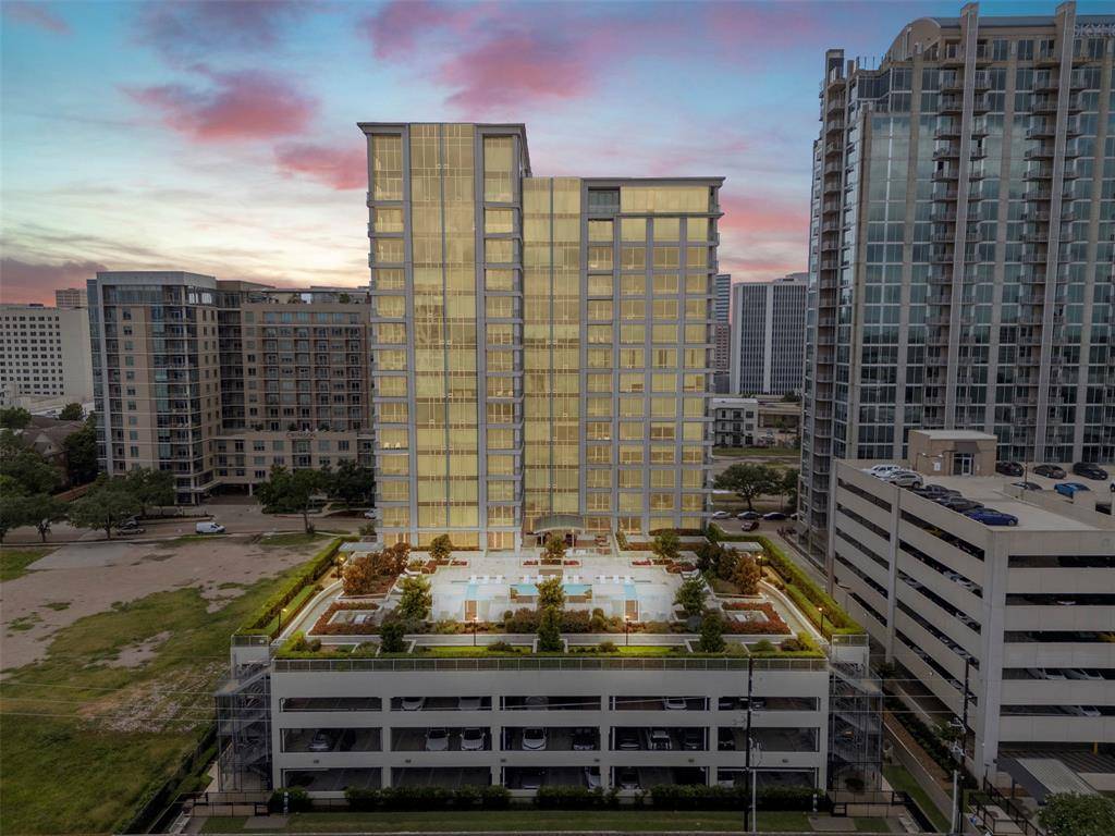 Houston, TX 77027,2047 Westcreek LN #1105