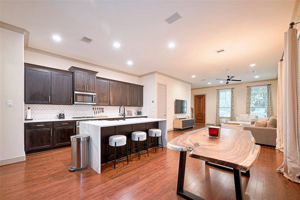 Houston, TX 77008,1224 Nelson Falls LN