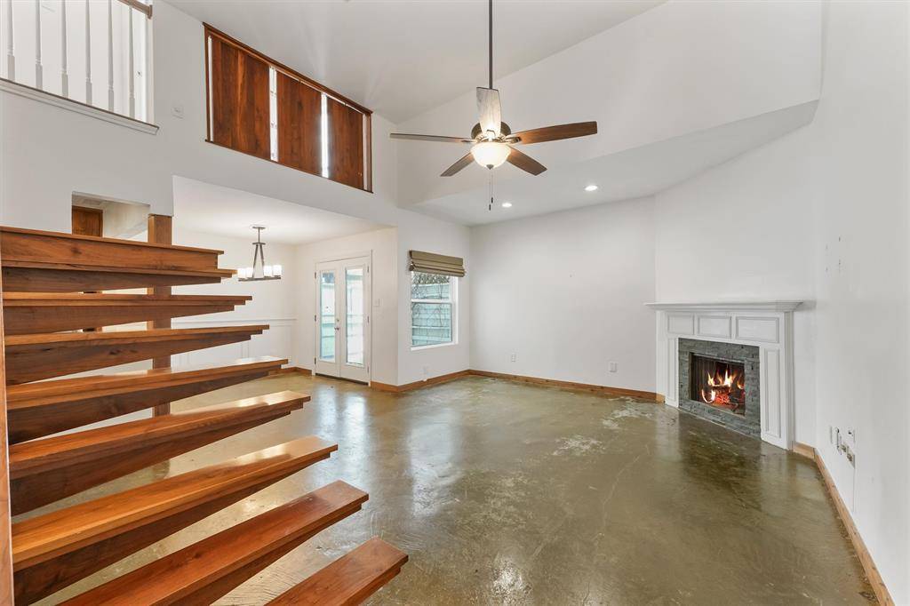 Houston, TX 77007,897 Knox ST