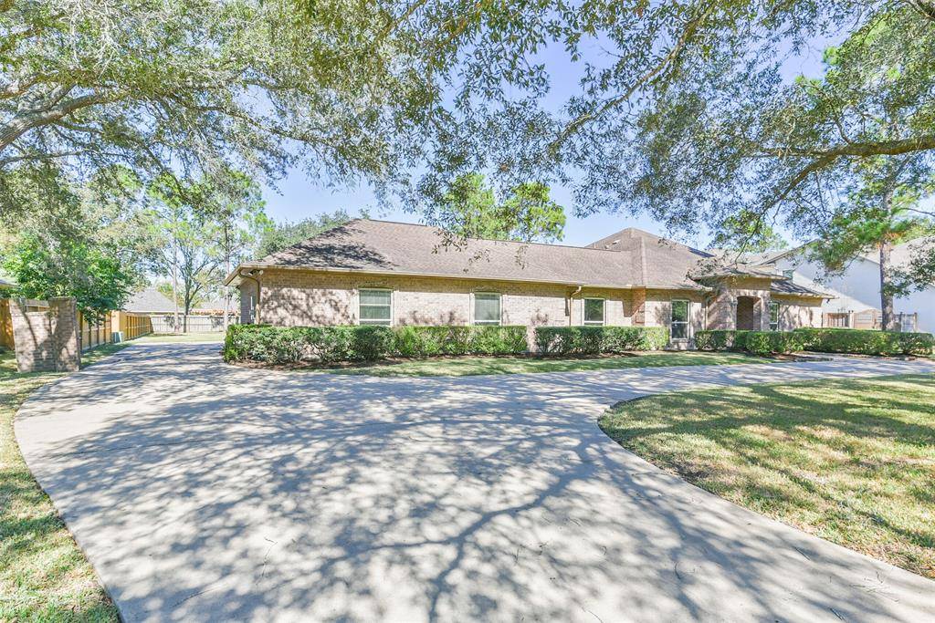 Friendswood, TX 77546,1008 Pine Hollow DR