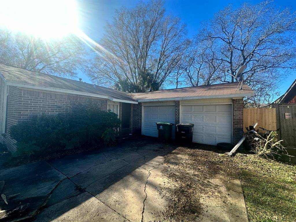 Houston, TX 77489,15906 Willbriar LN