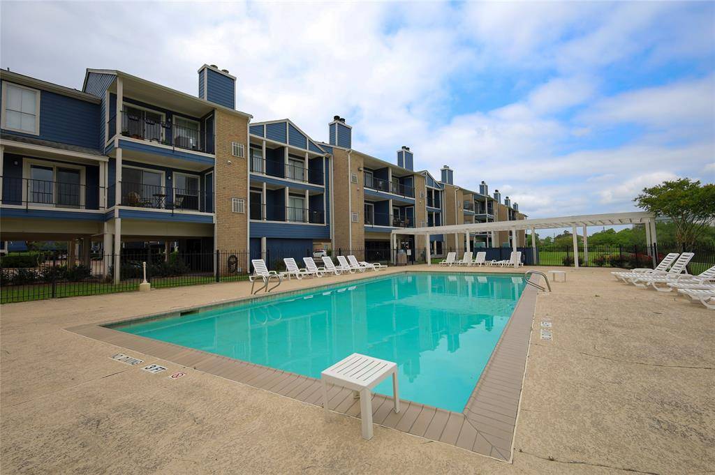 Webster, TX 77058,18511 Egret Bay BLVD #310