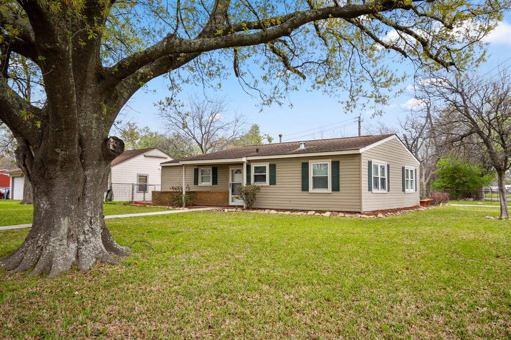 Baytown, TX 77520,200 Hackberry ST