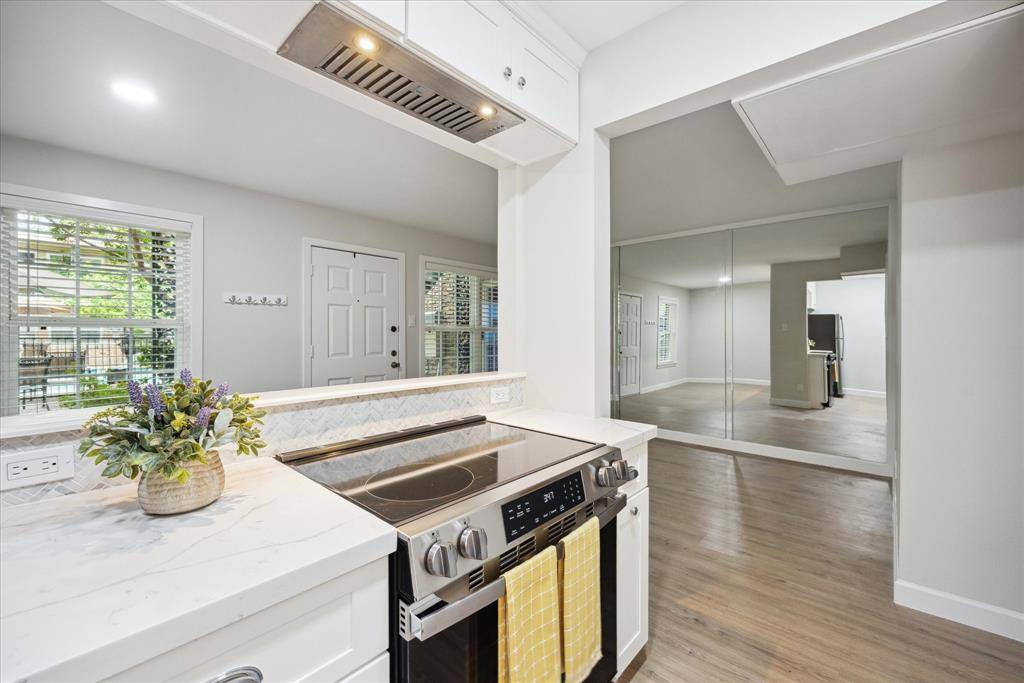 Houston, TX 77027,3224 Timmons LN #143