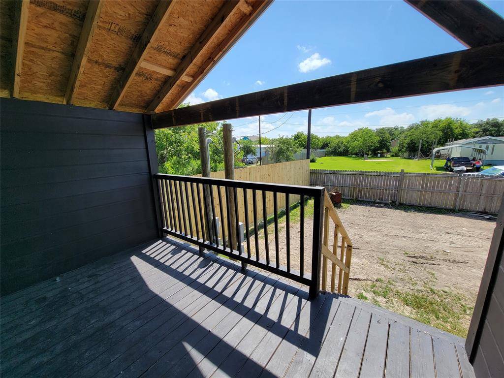 Dickinson, TX 77539,715 11th ST