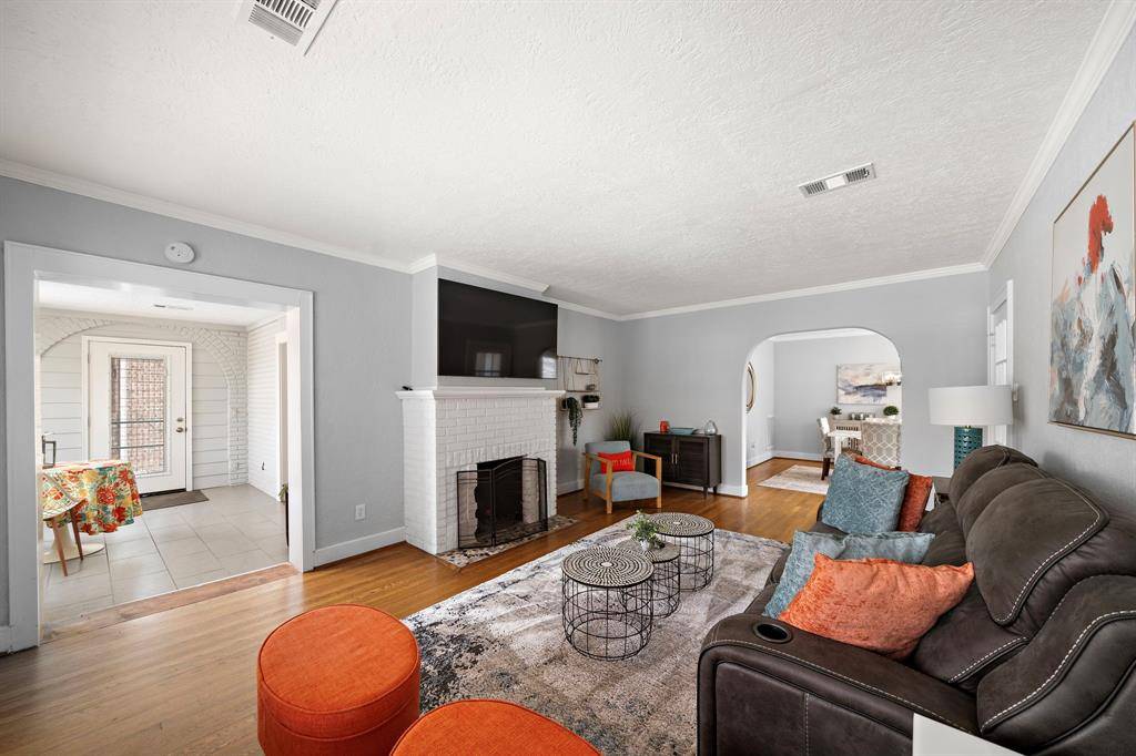 Houston, TX 77006,1635 Castle CT