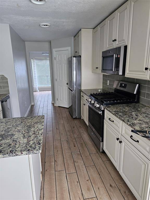 Dickinson, TX 77539,317 Glade Bridge LN
