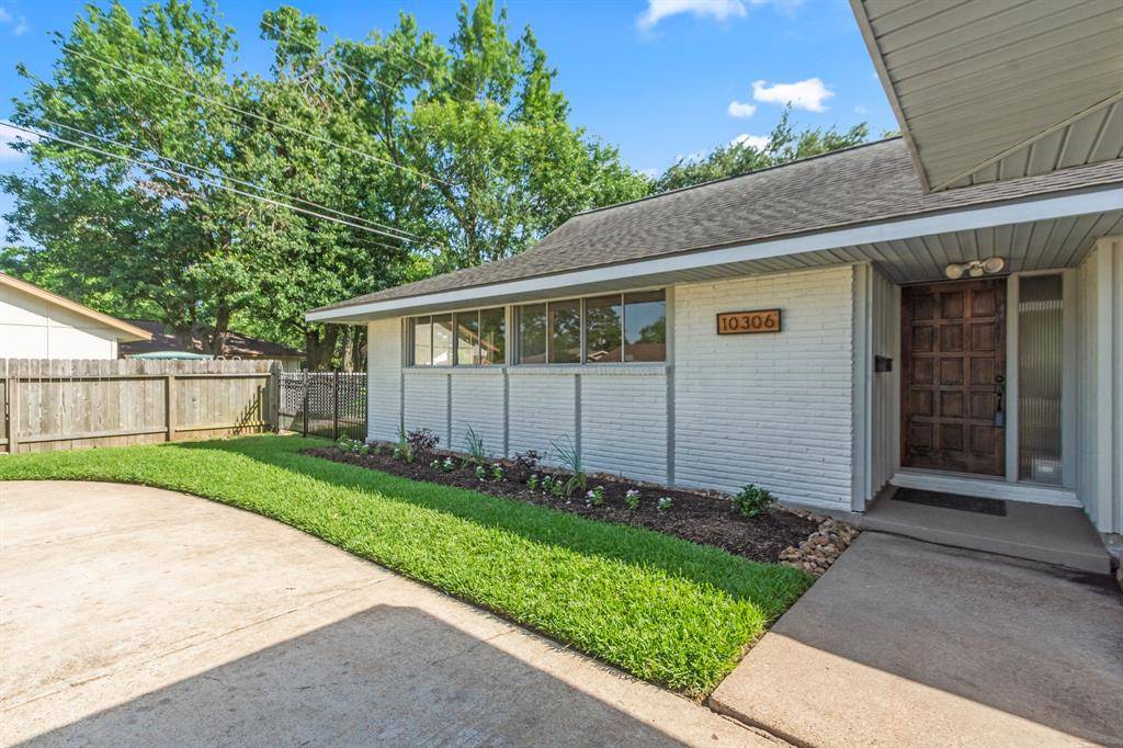 La Porte, TX 77571,10306 Carlow LN