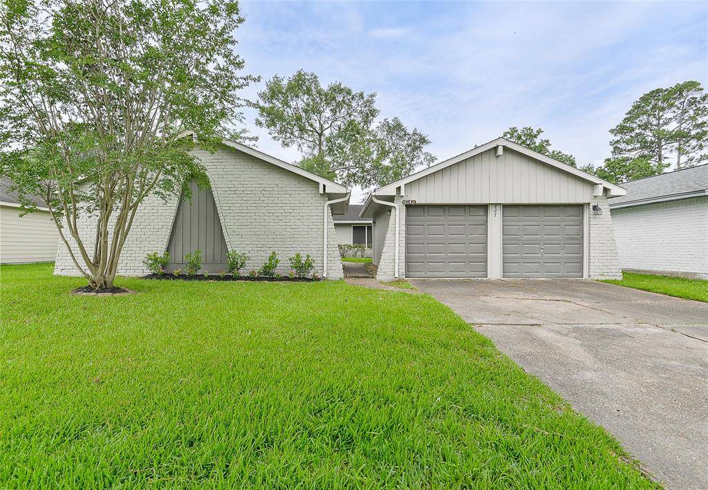Crosby, TX 77532,427 Dorsal WAY