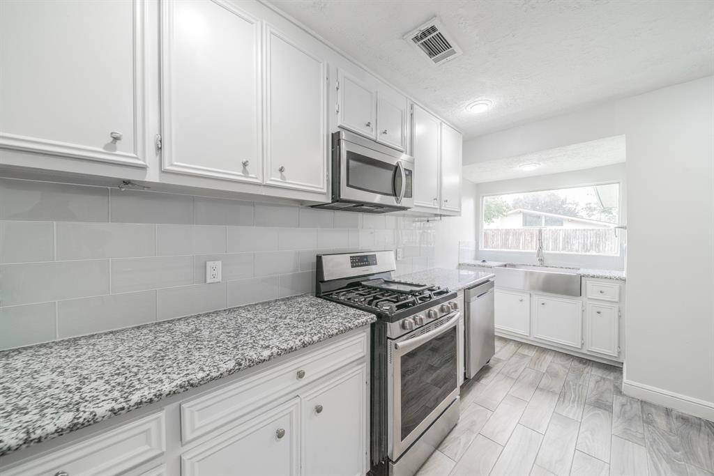 Houston, TX 77092,5229 W 43rd ST