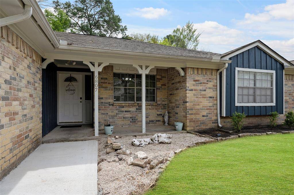 Spring, TX 77379,6807 Stoney River DR