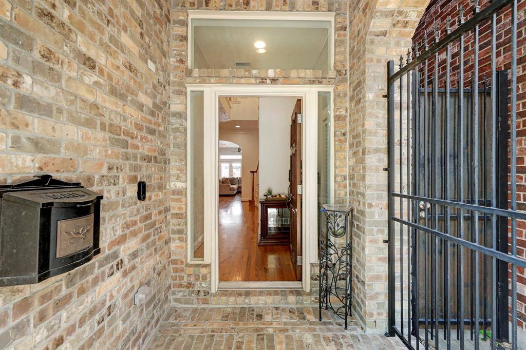 Houston, TX 77056,5346 Mcculloch CIR