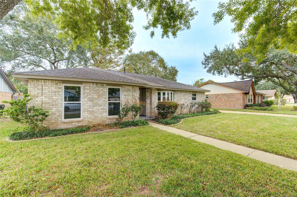 Sugar Land, TX 77498,13547 Brook Hollow DR