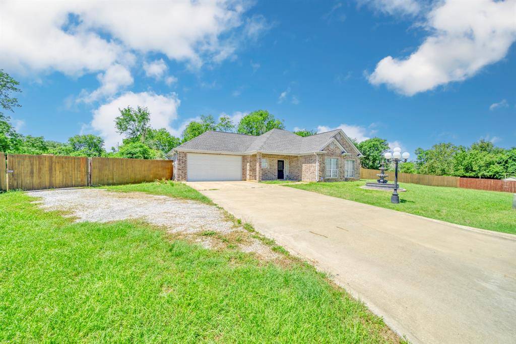 Madisonville, TX 77864,612 Olde Oaks CIR