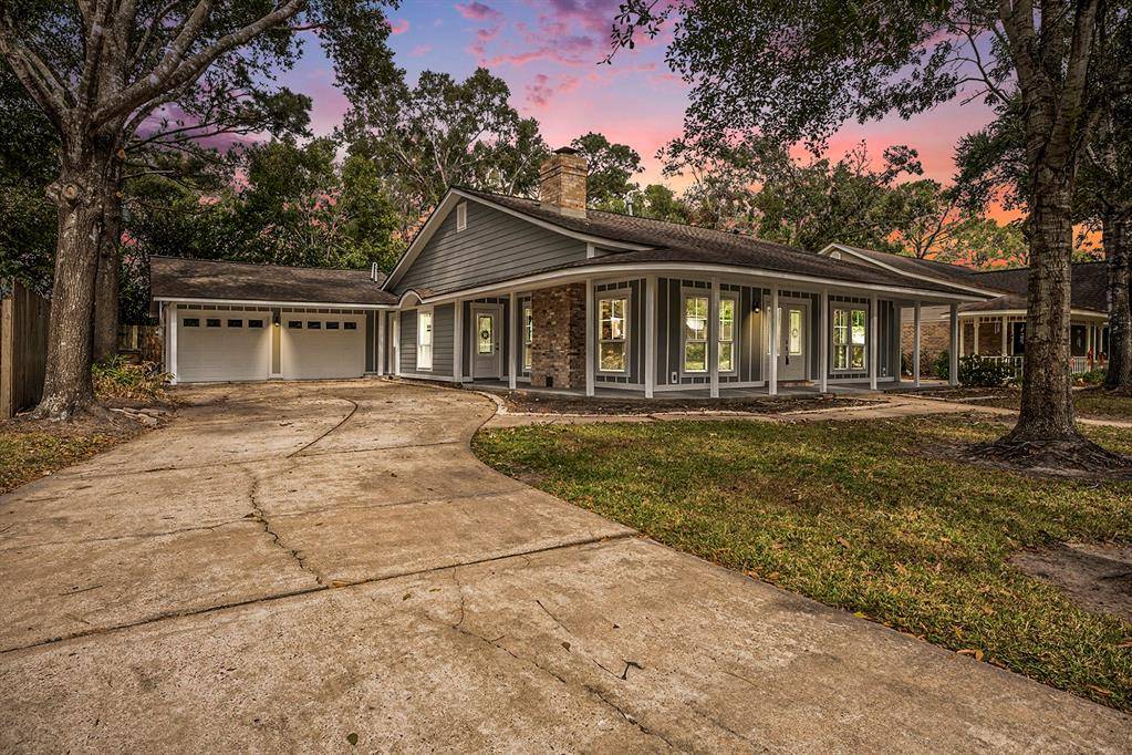 Dickinson, TX 77539,605 Kings CT