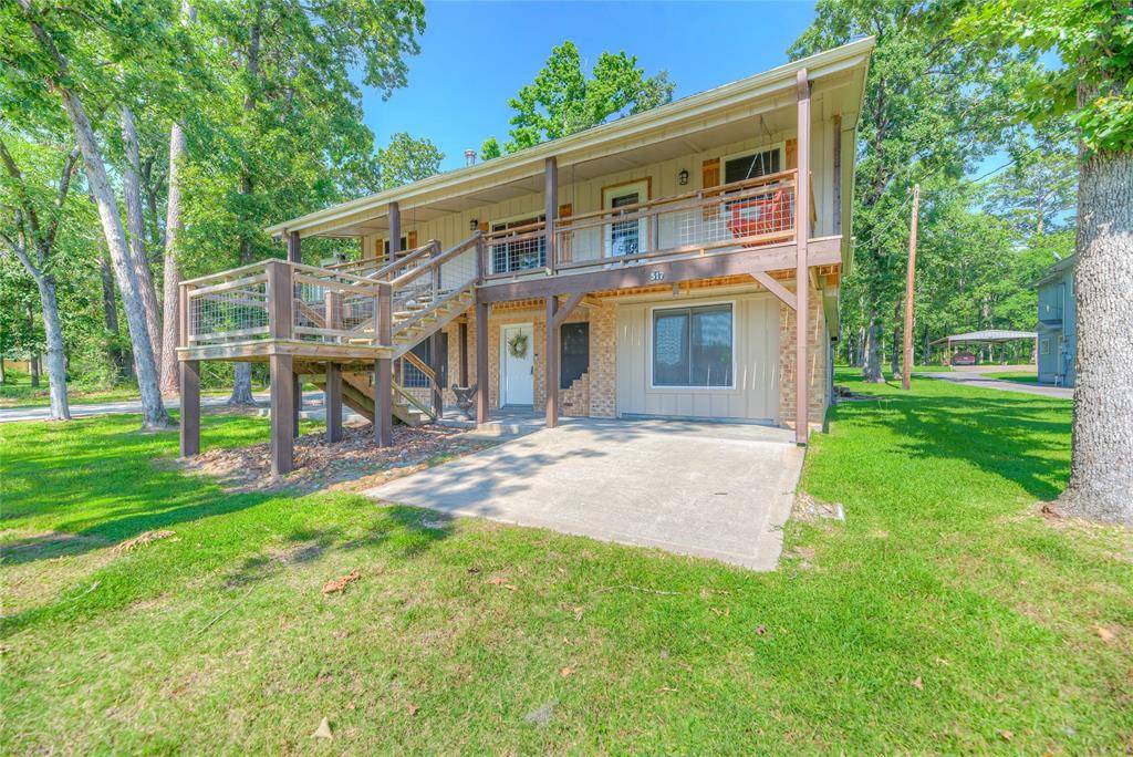 Onalaska, TX 77360,517 Lakeview Harbor