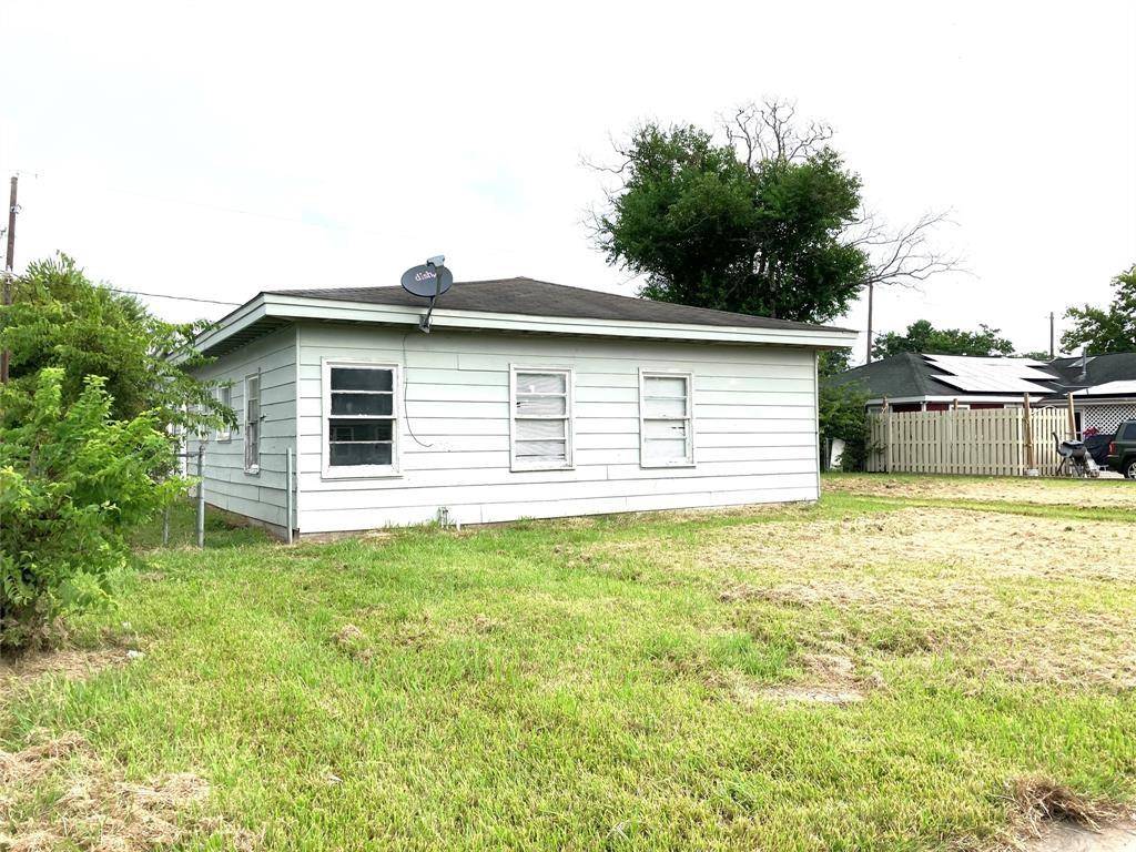 Freeport, TX 77541,1726-1728 W 8th ST