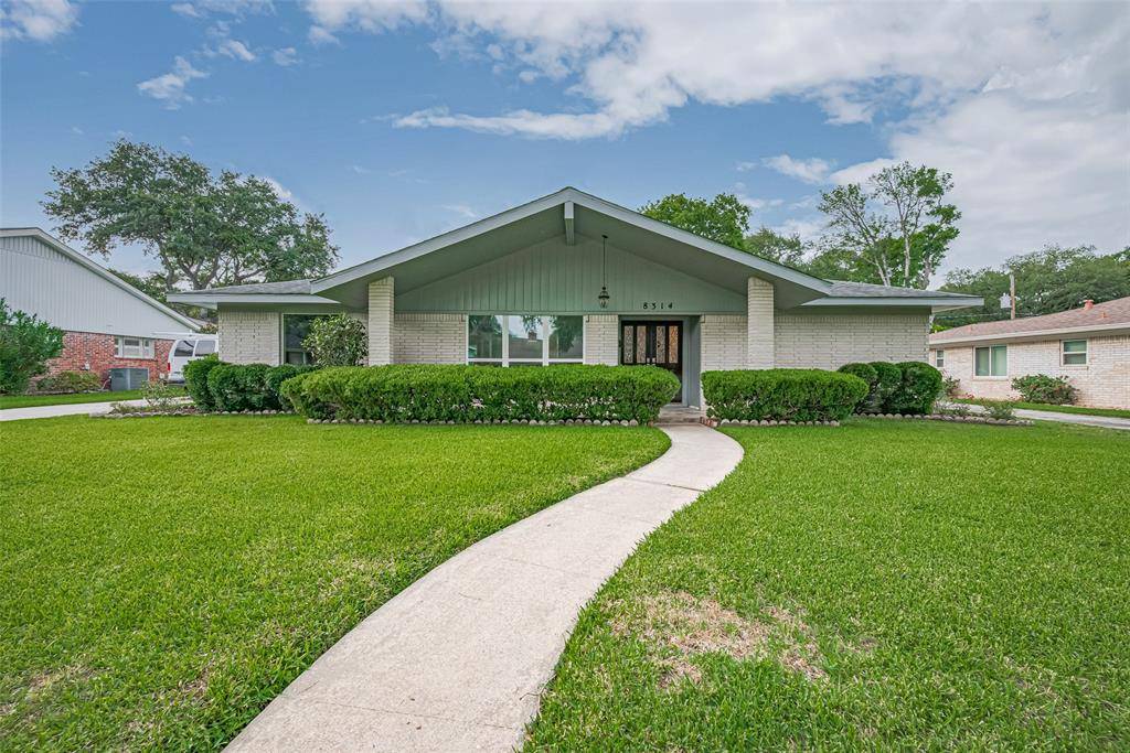 Houston, TX 77071,8314 Burning Hills DR