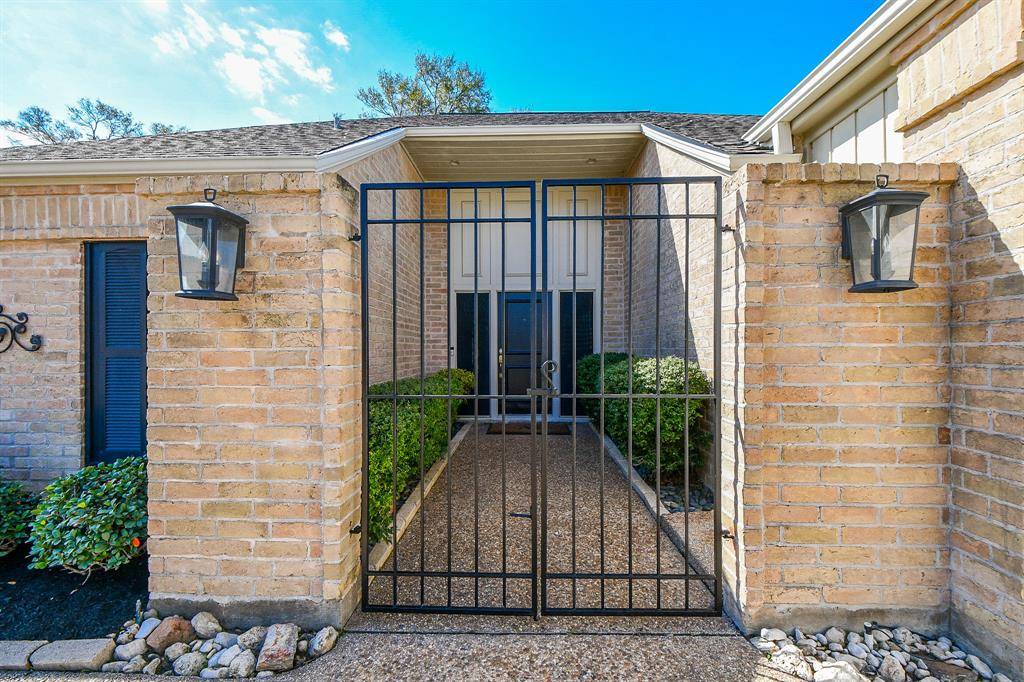 Sugar Land, TX 77478,326 Fox Briar LN