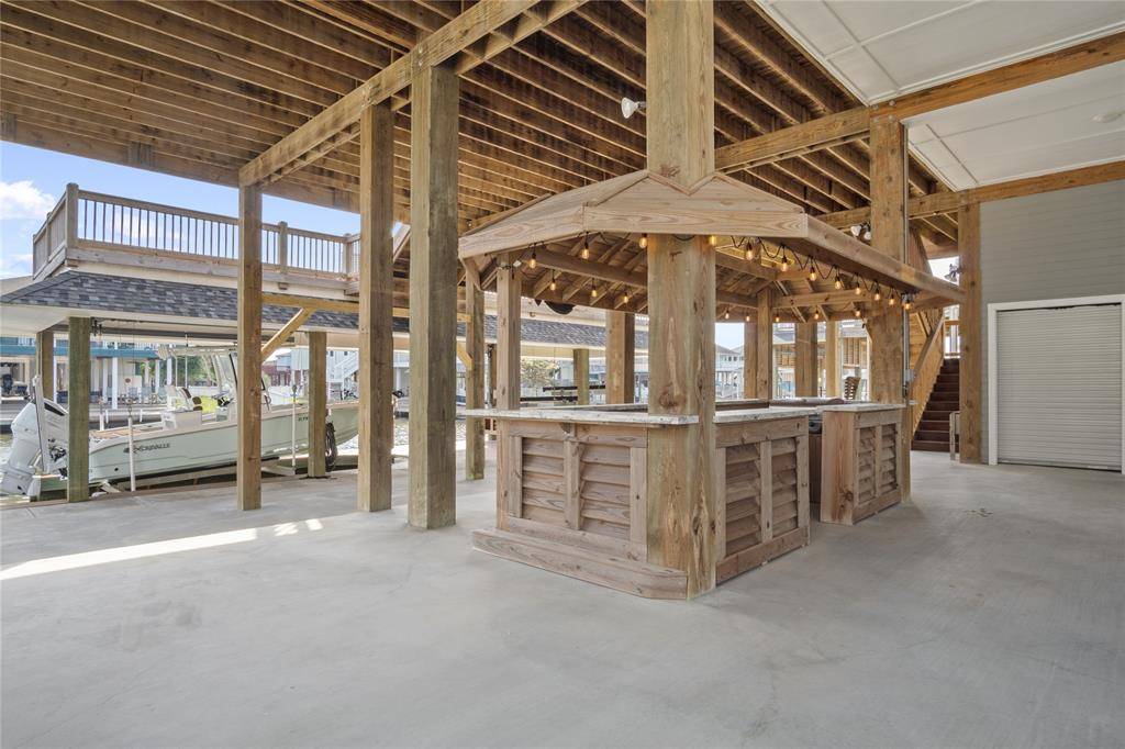 Crystal Beach, TX 77650,1175 Lagoon DR