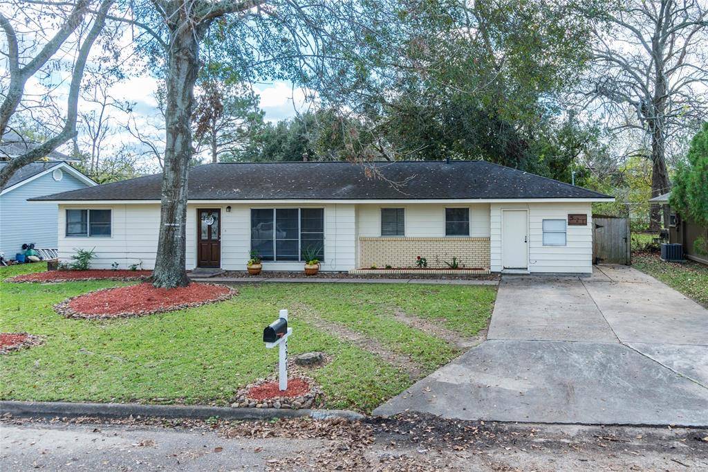 Angleton, TX 77515,521 Holly ST