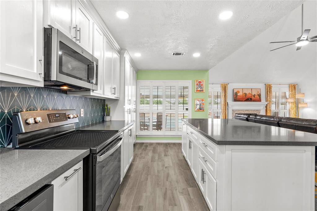 Deer Park, TX 77536,1302 Bayou Vista DR