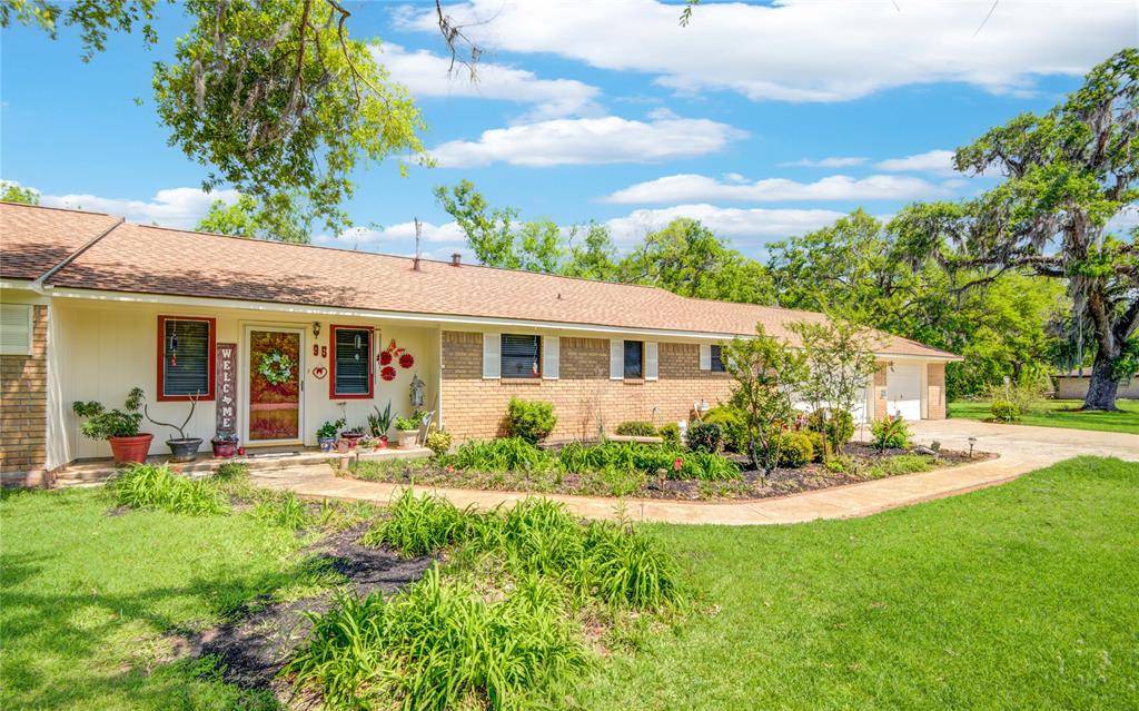 Jones Creek, TX 77541,95 Robinhood LN