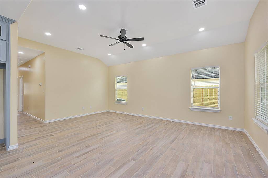 Navasota, TX 77868,1304 Church ST